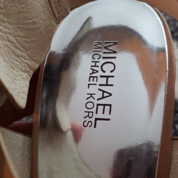 Gorgeous Michael Kors Heels - Picture 4 of 7
